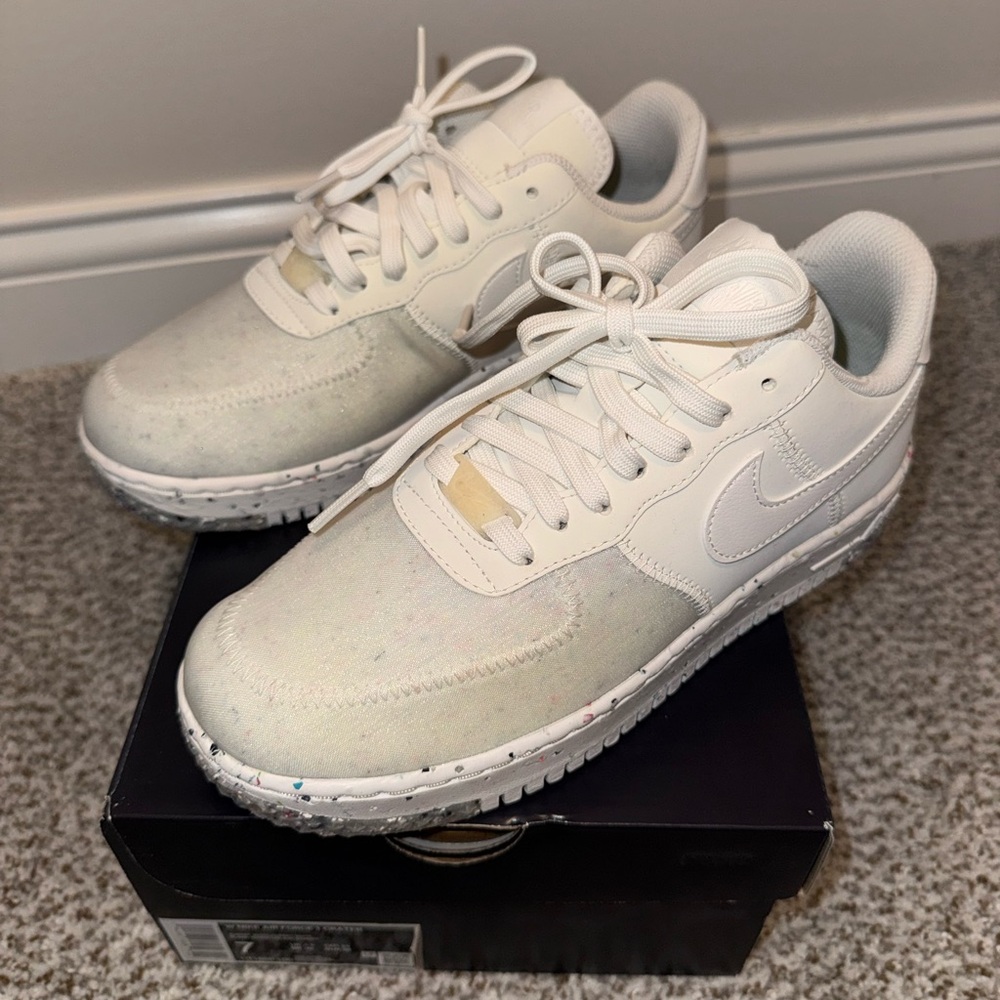 Women’s nike Airforce 1 crater